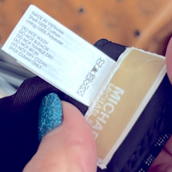 Michael Kors Monogram Hat NWT - Picture 2 of 4